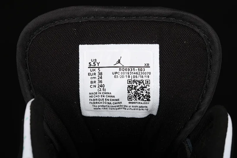 All categories Air Jordan Jordan series basketball shoes Air Jordan 1 Mid Air Jordan 1 Mid AJ1 Joe 1 black and white color luminous starry mid-top BQ6931-103